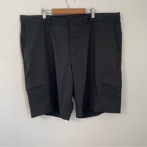 NIKE Golf Standard Fit Black Pockets Neutral Vacation Travel Men’s Size 42